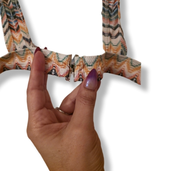 Unbranded Size M Crochet Chevron Triangle Bikini Top - Picture 3 of 8